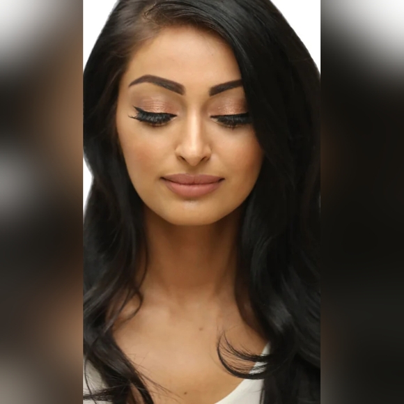 Diamond Dust Roll-On Pigmented Shadow, Highlighter & Lip Topper ✨️ Pixie - Picture 3 of 5